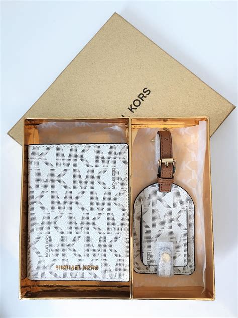 michael kors passport holder and luggage tag|michael kors travel passport wallet.